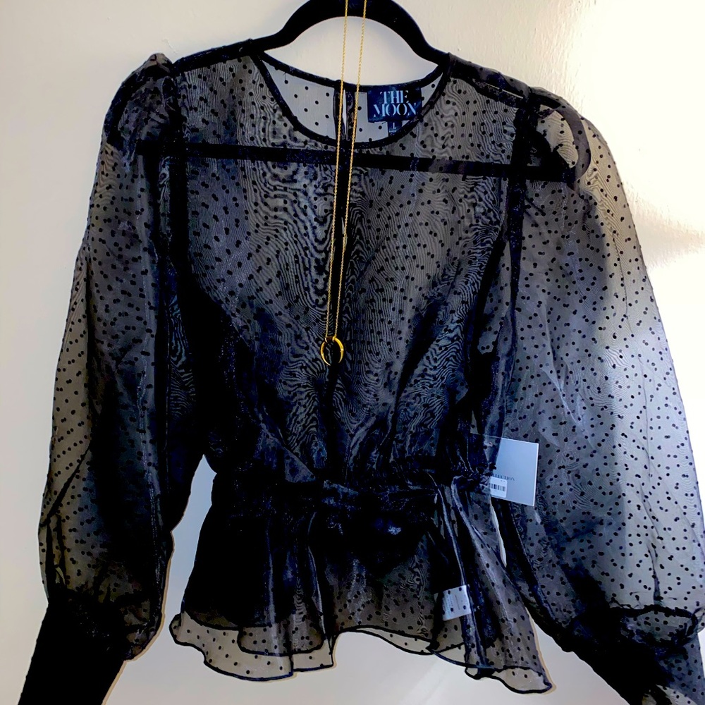 Black top chiffon detail, beautiful.